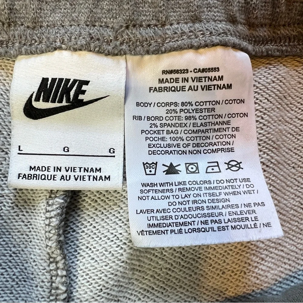 Nike Gray Sportswear Club‎ French Terry Shorts Girls Large
